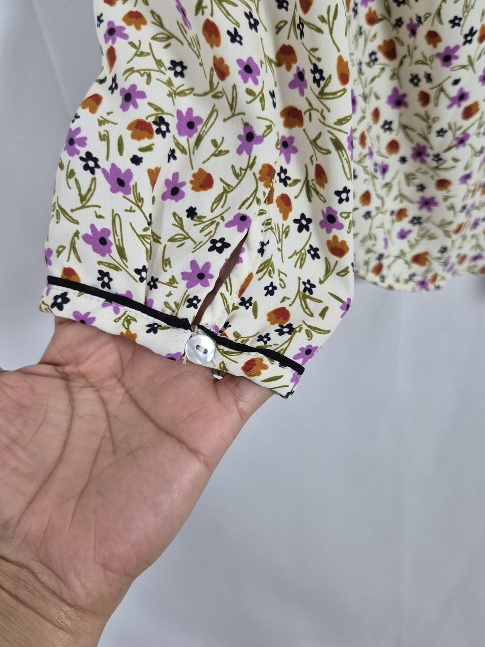 ⭐ Zara Cream Floral Print Long Sleeve Blouse XS - Picture 8 of 10